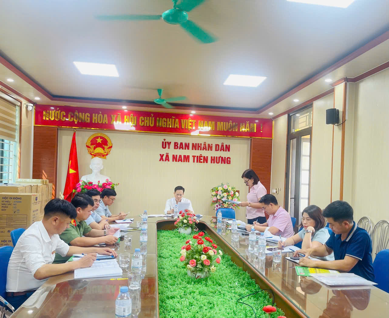 Xã Nam Tiên Hưng tổ chức phiên họp quý 3, đánh giá kết quả hoạt động 9 tháng đầu năm, triển khai nhiệm vụ quý IV năm 2026. 